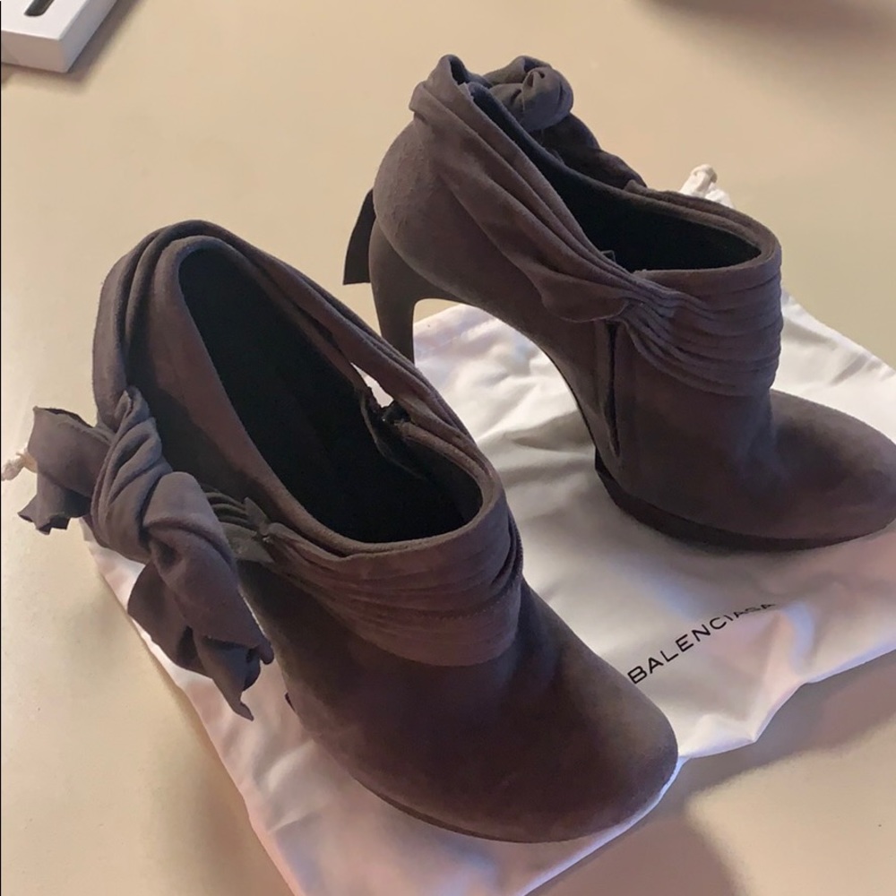 Balenciaga Gray/Graphite Size French 39